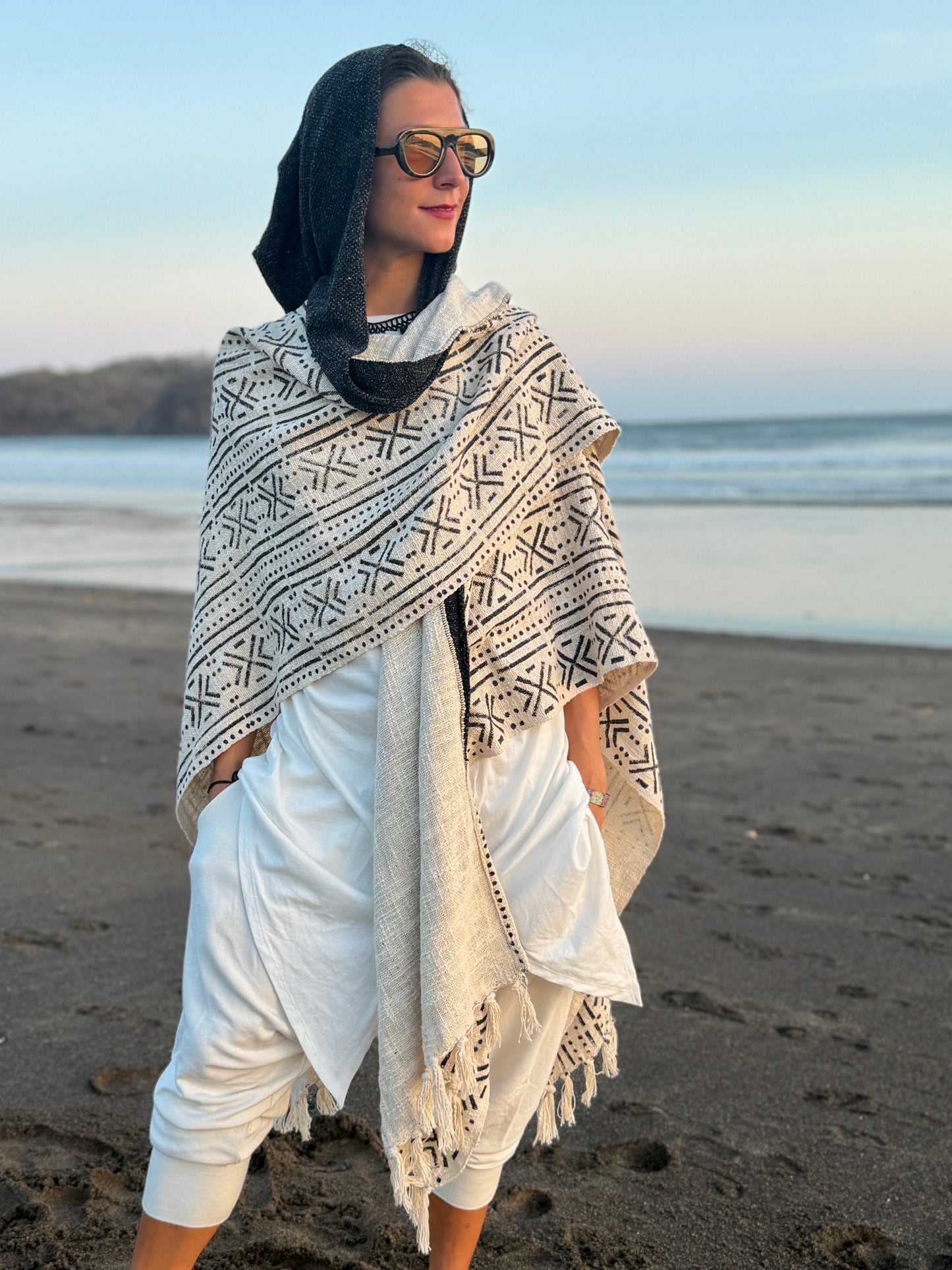 Enam Nomad Cape | Charcoal | Her