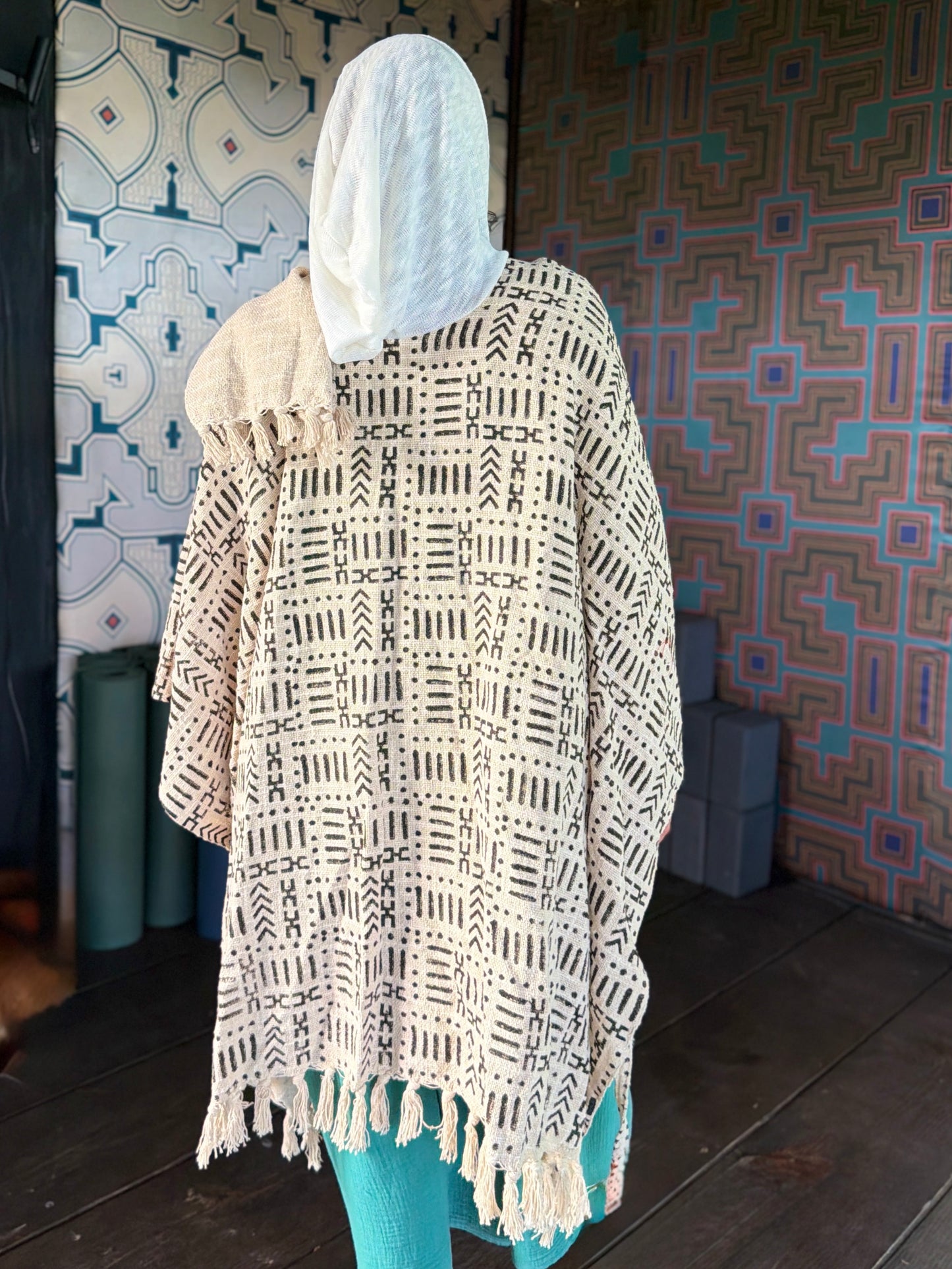 Viento Nomad Cape | Charcoal | Her