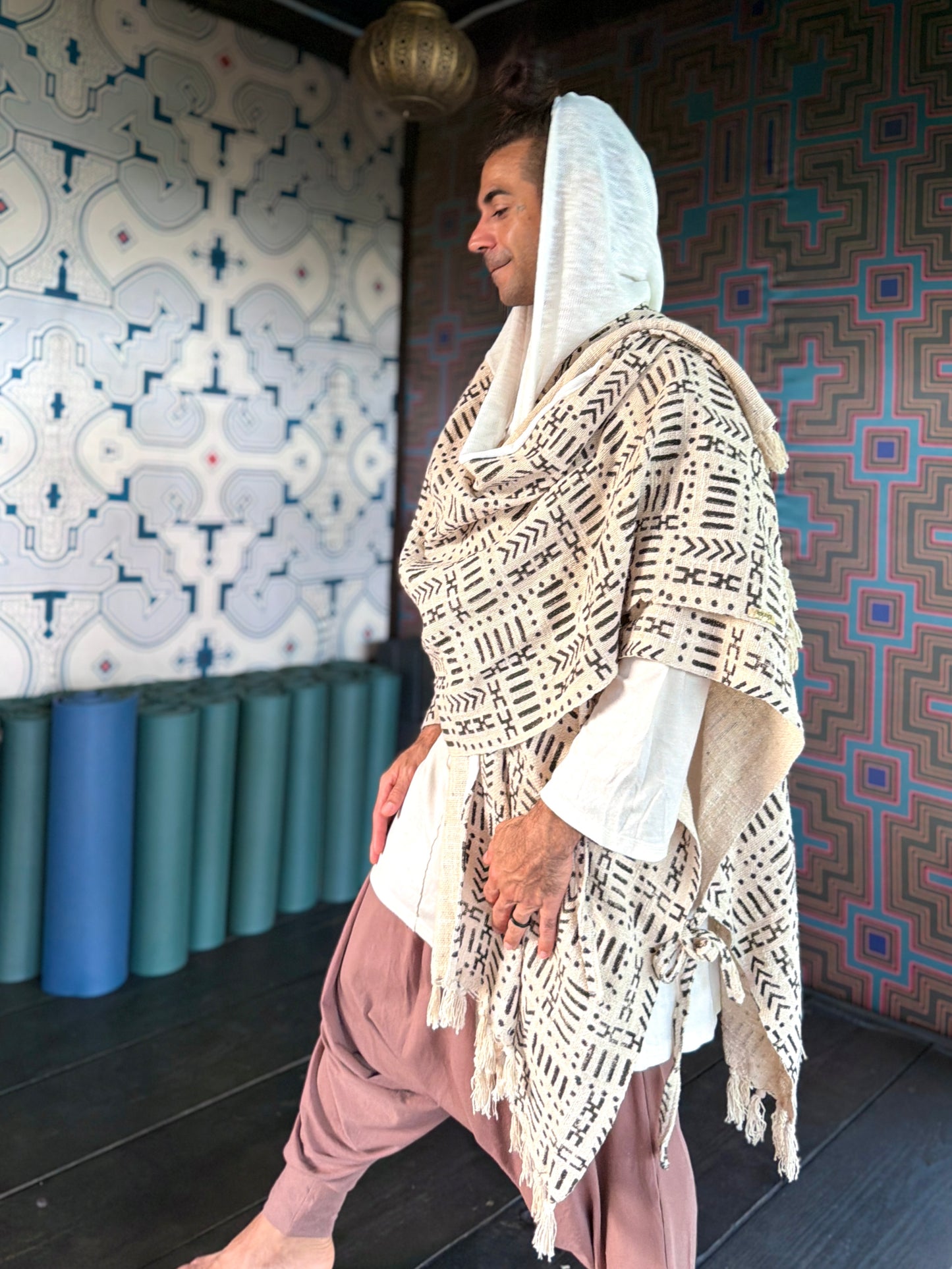 Viento | Nomad Cape | Him