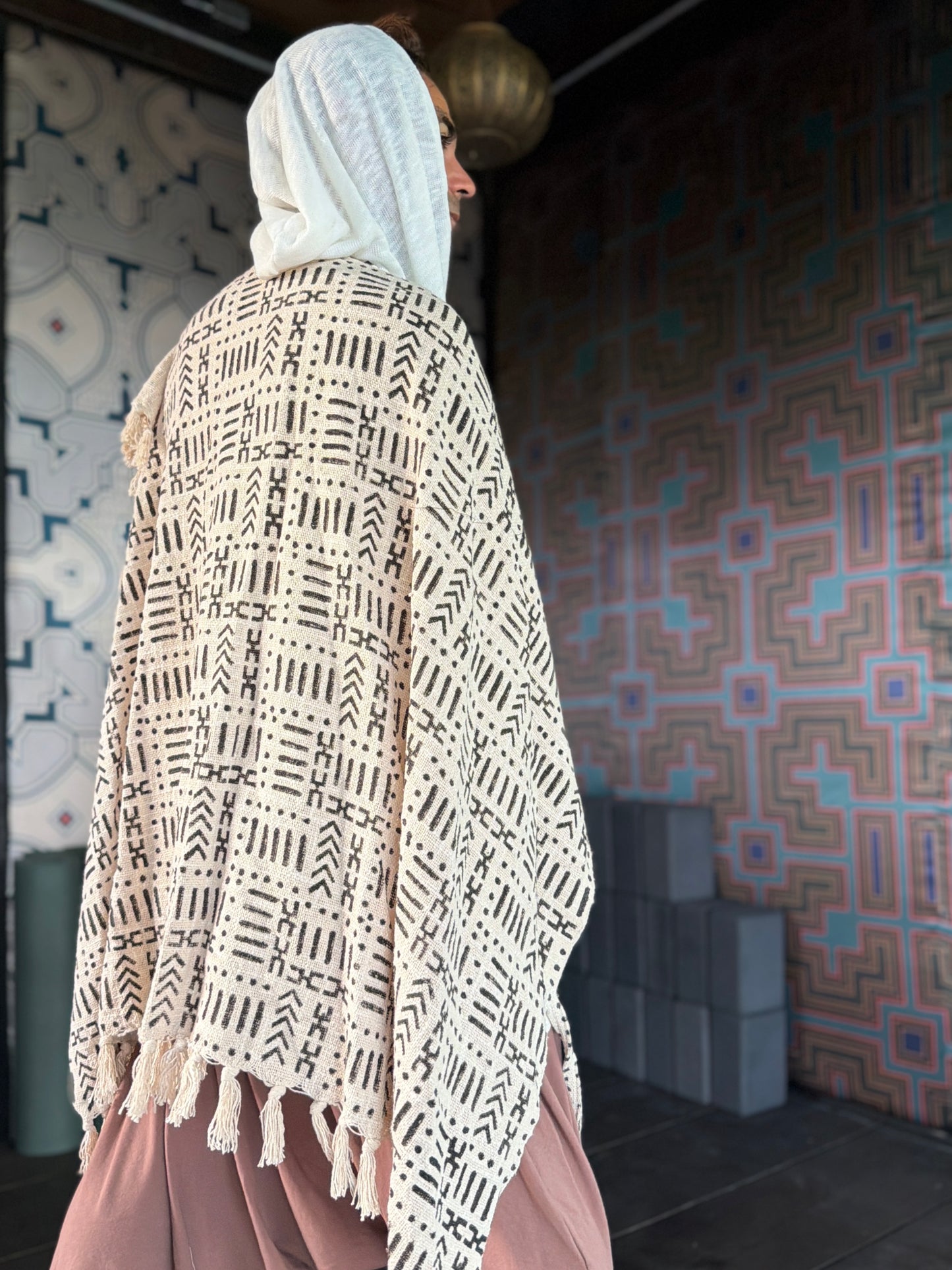 Viento | Nomad Cape | Him