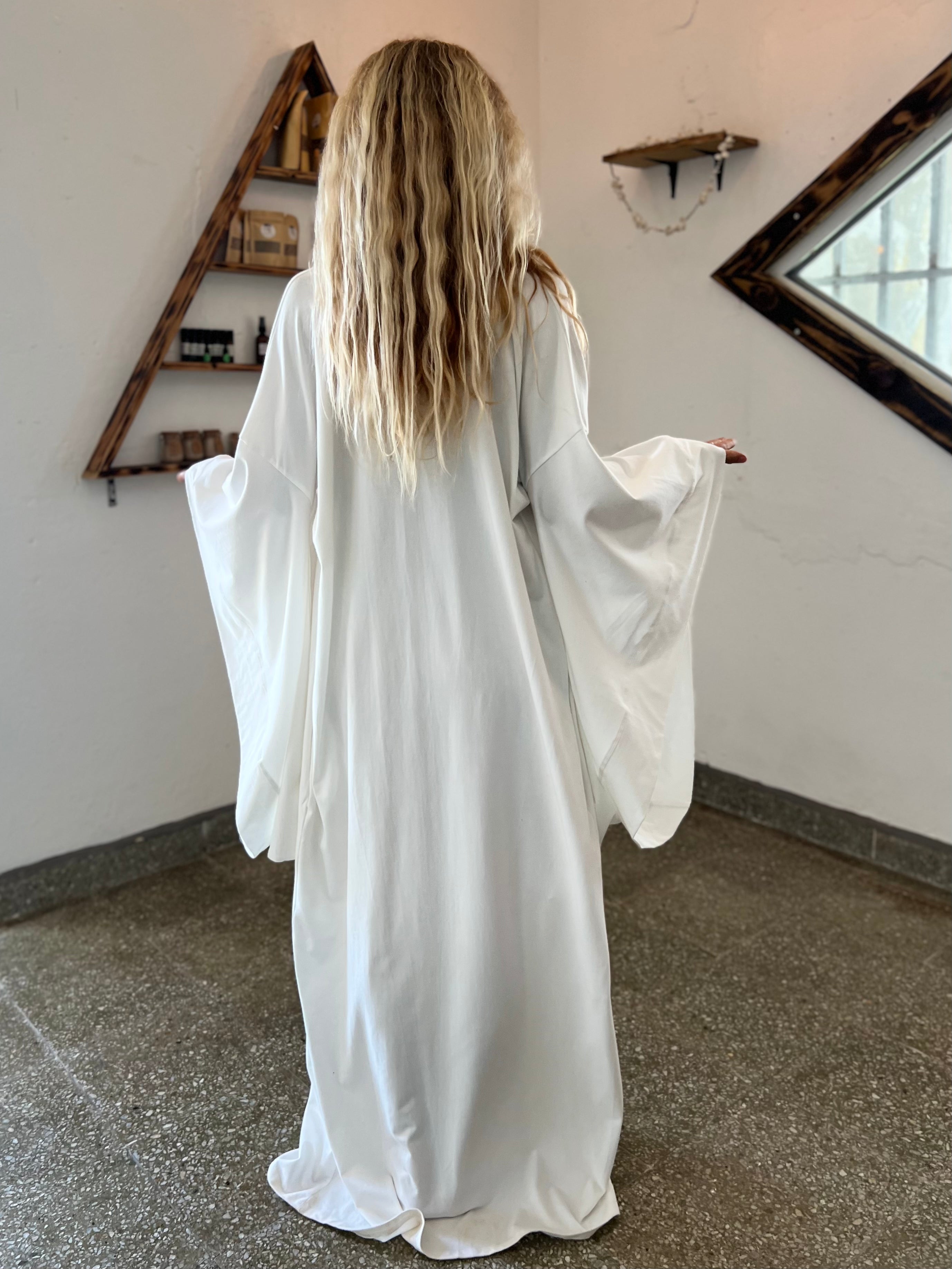 Air Nomad | Traditional Kimono in White | Her