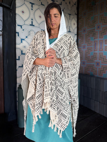 Viento Nomad Cape | Charcoal | Her