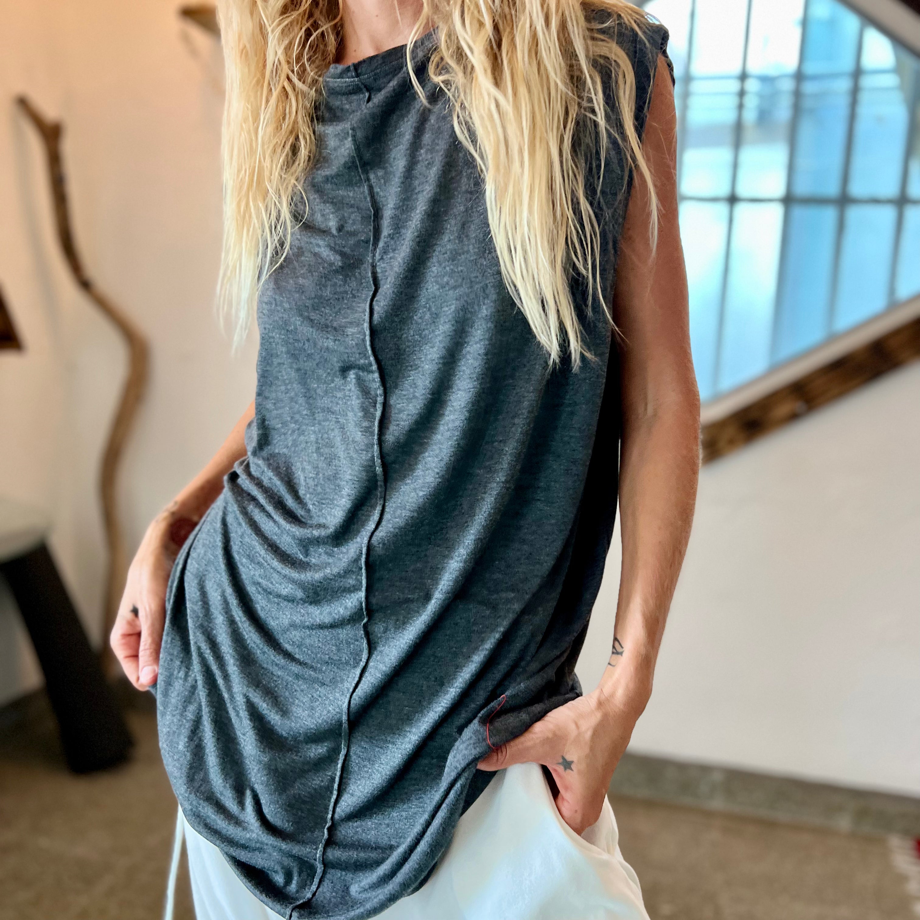 Middle Way | Charcoal Top | Sleeveless