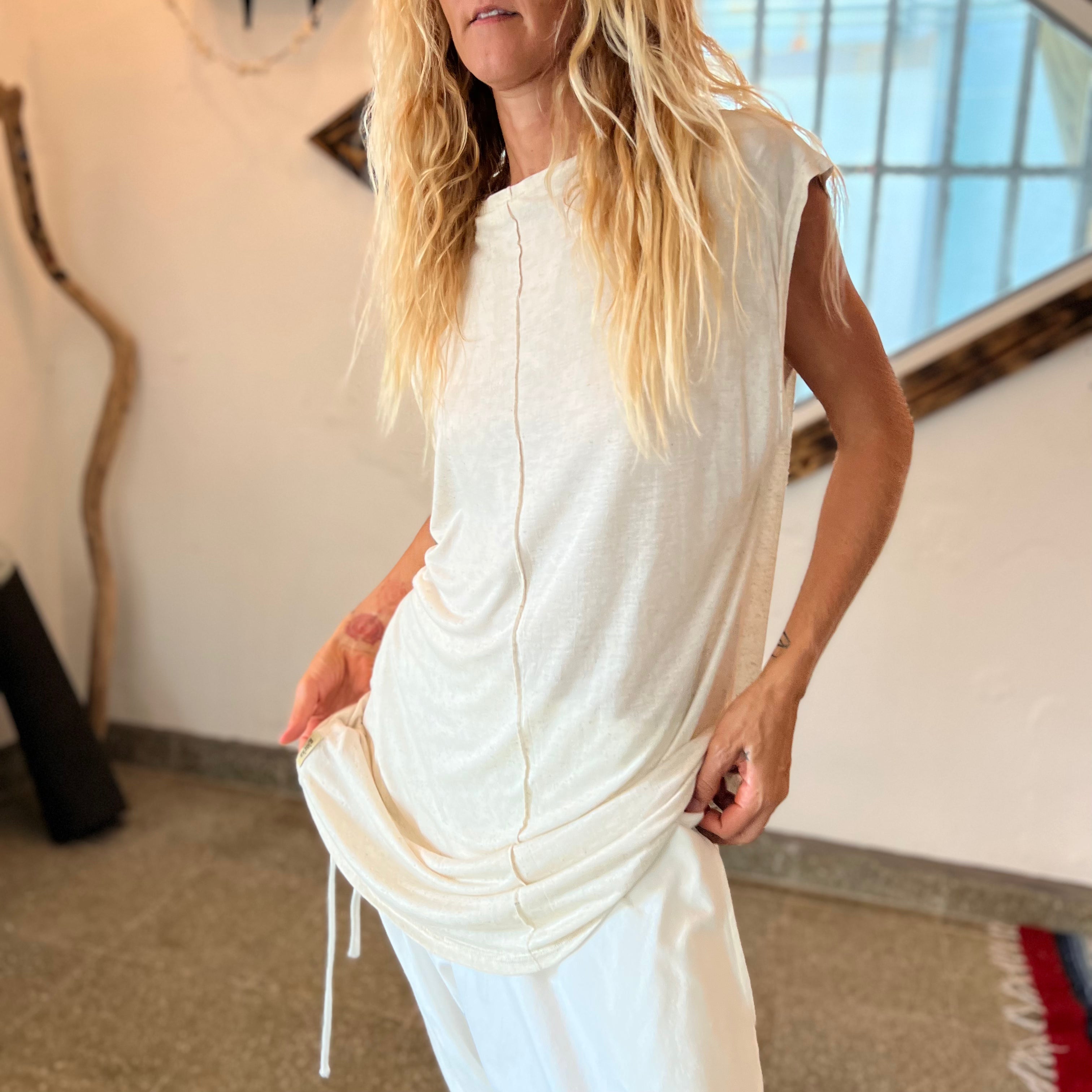 Middle Way | Ivory Top | Sleeveless